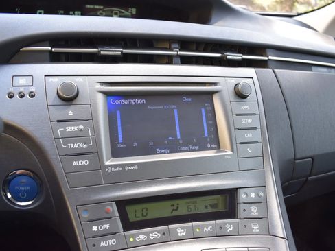Used 2015 Toyota Prius Three FWD image 12