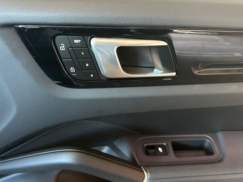 Used 2023 Porsche Cayenne image 21