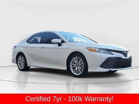 Certified 2020 Toyota Camry XLE image 3
