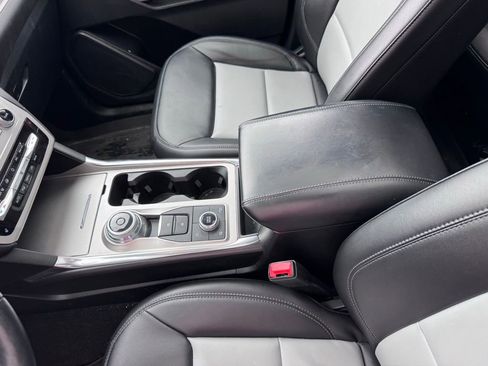 Certified 2023 Ford Explorer XLT w/ Equipment Group 202A image 11