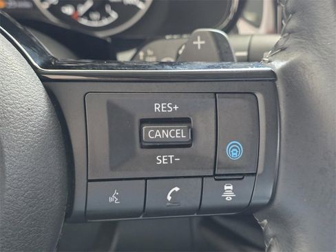 Used 2022 Nissan Pathfinder SV image 26