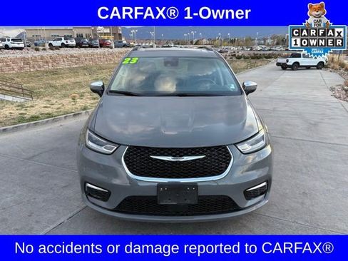 Used 2023 Chrysler Pacifica Limited FWD image 2