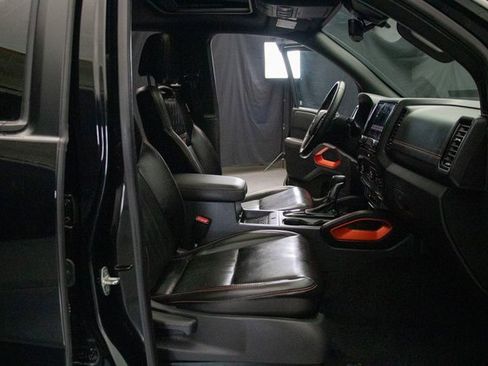 Used 2023 Nissan Frontier PRO-4X image 17