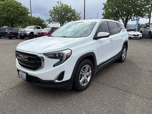Used 2018 GMC Terrain SLE FWD image 1