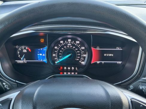 Used 2017 Ford Fusion SE w/ Fusion SE Technology Package FWD image 31