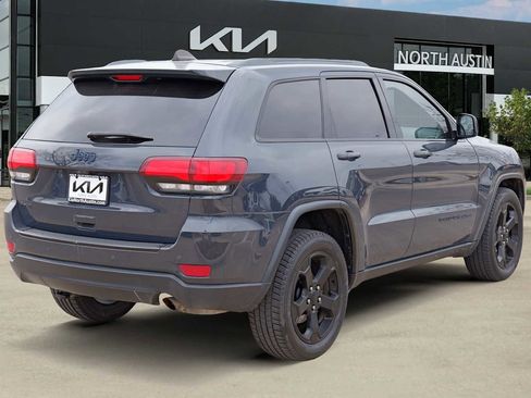 Used 2018 Jeep Grand Cherokee Laredo image 6