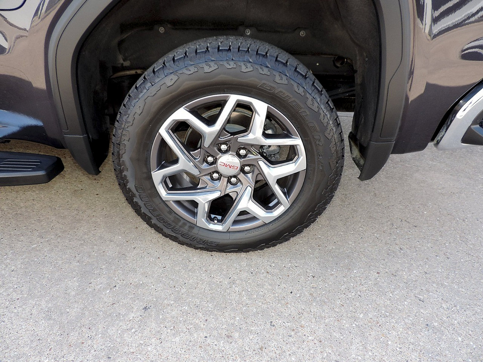 Certified 2023 GMC Sierra 1500 SLT RWD image 9
