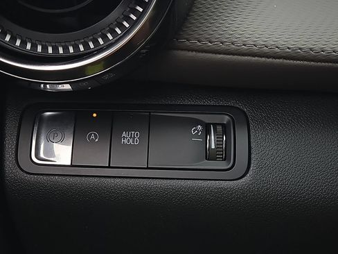Used 2025 Chevrolet Equinox LT w/ Convenience Package II FWD image 16