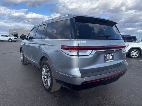 Used 2023 Lincoln Navigator Reserve image 7