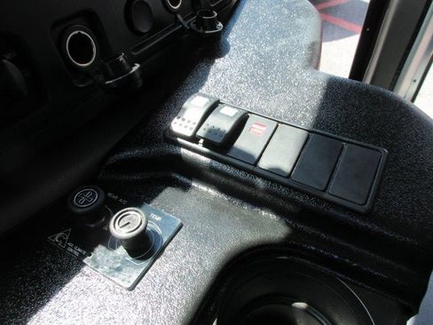 Used 2015 Ford E-350 and Econoline 350 Super Duty RWD image 15