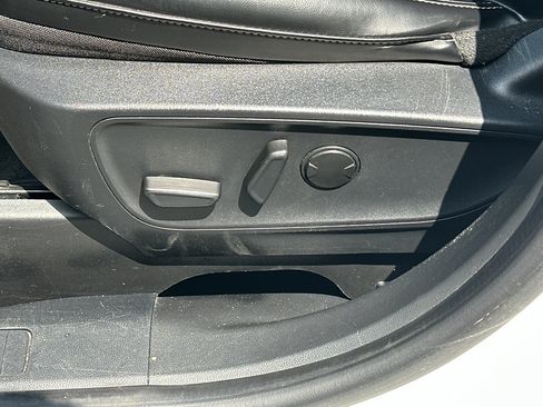Used 2024 Ford Escape Platinum AWD/4WD image 28