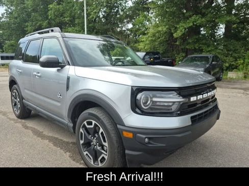 Used 2023 Ford Bronco Sport Outer Banks w/ Tech Package AWD/4WD image 3