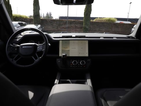 New 2026 Land Rover Defender 110 X-Dynamic SE AWD/4WD image 14