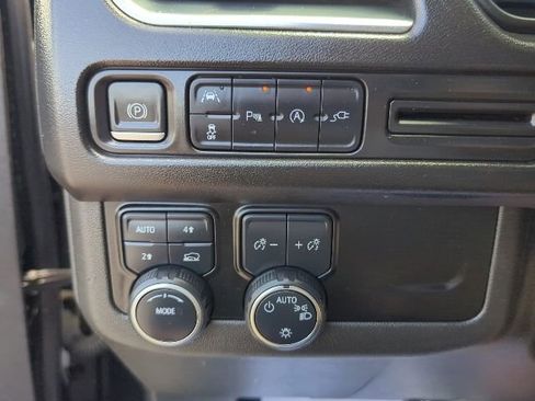 Used 2022 Chevrolet Suburban LT AWD/4WD image 23