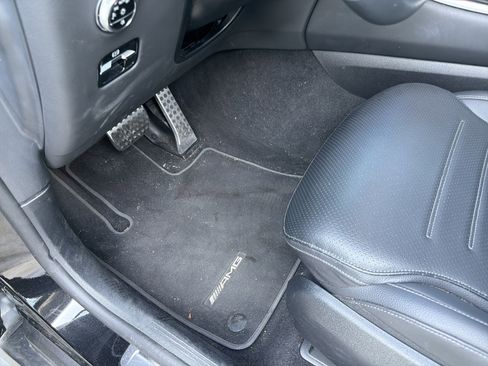 Used 2024 Mercedes-Benz GLC 300 4MATIC image 17