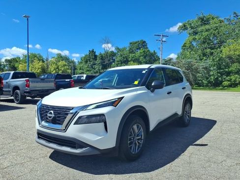 Used 2023 Nissan Rogue S AWD/4WD image 3