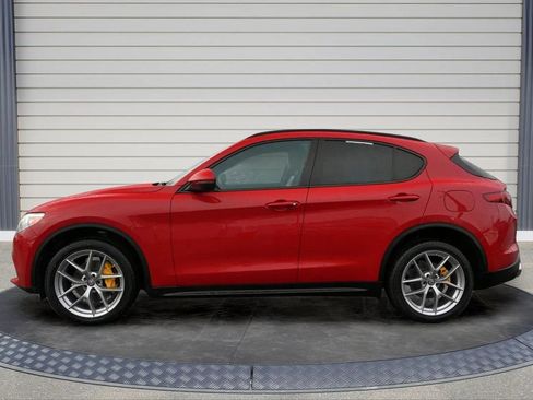 Used 2018 Alfa Romeo Stelvio Ti Sport image 4