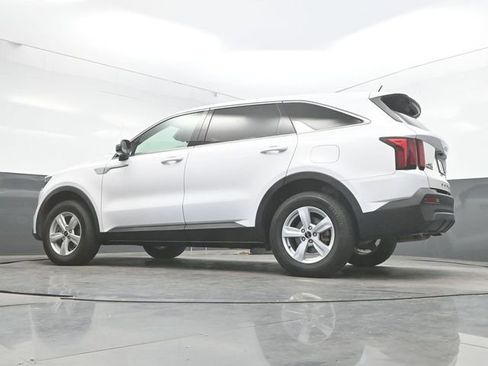 Used 2022 Kia Sorento LX image 31