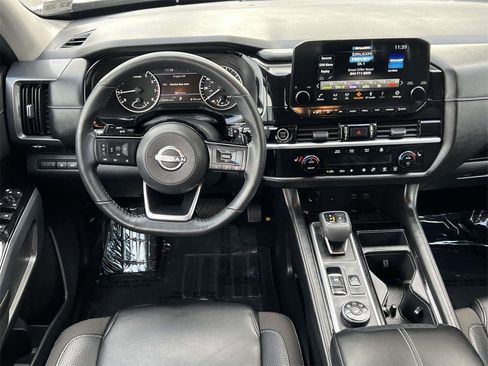 Certified 2024 Nissan Pathfinder SL image 31