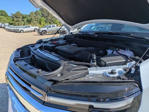 New 2026 Chevrolet Suburban Premier w/ Sun And Tow Package AWD/4WD image 43