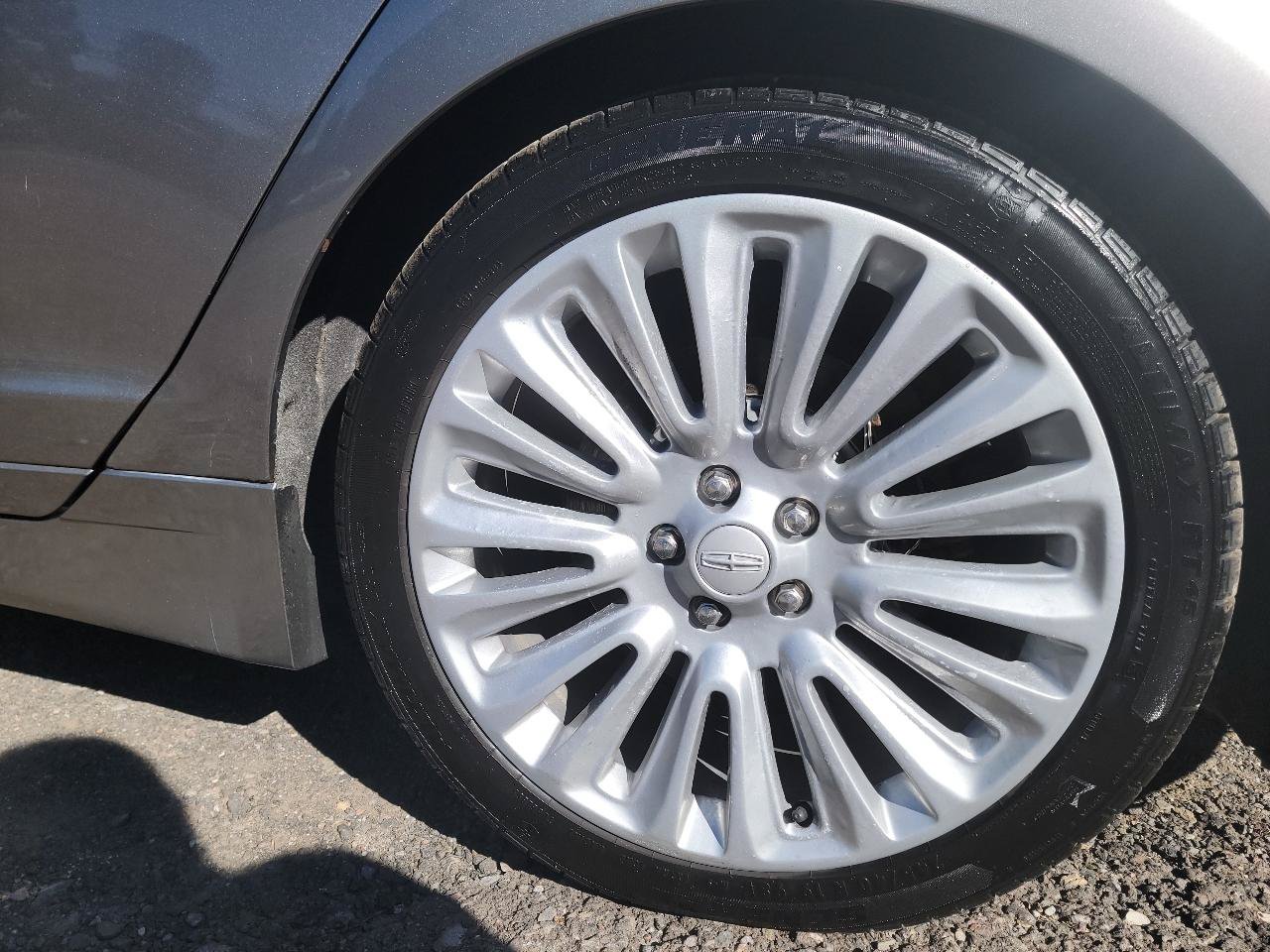 Used 2016 Lincoln MKZ AWD image 33