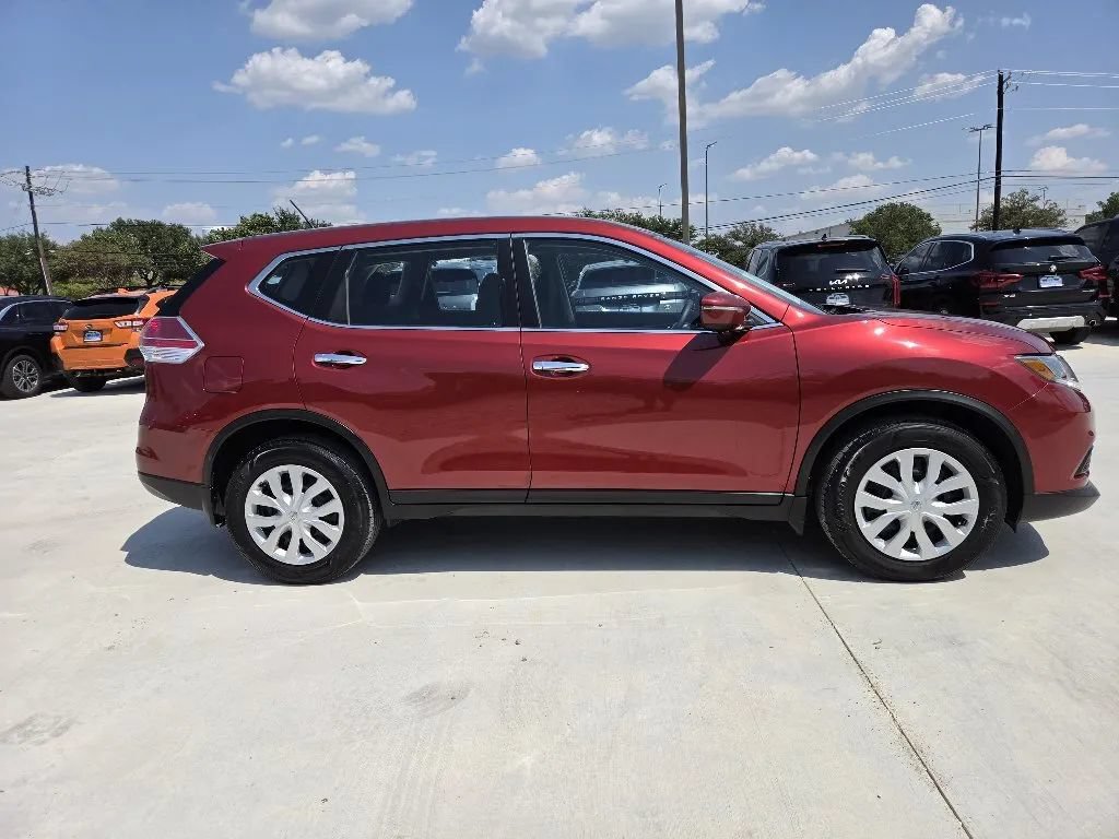 Used 2015 Nissan Rogue S FWD image 4