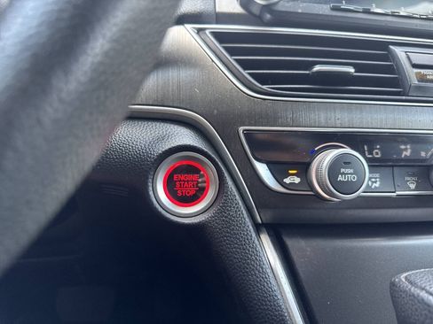 Used 2019 Honda Accord LX image 17