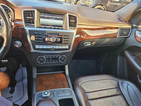 Used 2013 Mercedes-Benz ML 63 AMG 4MATIC image 27