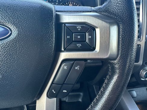 Used 2015 Ford F150 Platinum w/ Equipment Group 701A Luxury AWD/4WD image 27