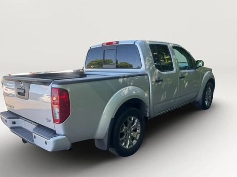 Used 2020 Nissan Frontier SV RWD image 6