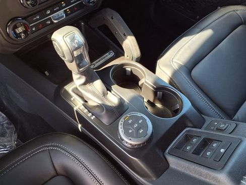 New 2026 Ford Bronco Outer Banks w/ Sasquatch Package AWD/4WD image 14