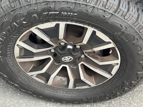 Certified 2020 Toyota Tacoma TRD Sport image 21