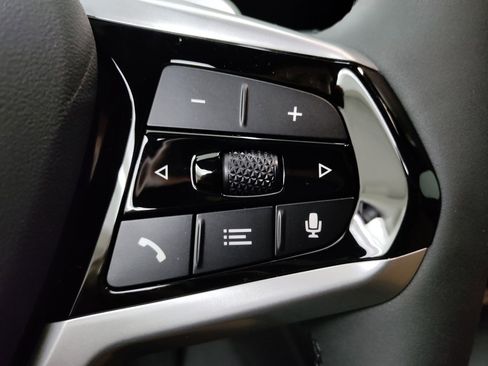 Used 2025 BMW 330i Sedan w/ Premium Package image 17