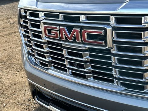 New 2026 GMC Yukon Denali w/ Advanced Technology Package image 32