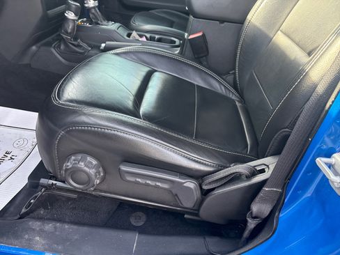 Used 2021 Jeep Wrangler Unlimited Sahara w/ Cold Weather Group image 18