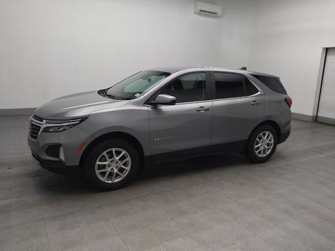 Used 2023 Chevrolet Equinox LT w/ Driver Convenience Package image 2