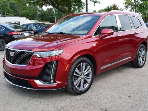 Used 2020 Cadillac XT6 Premium Luxury w/ Platinum Package AWD/4WD image 2
