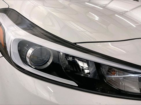 Used 2017 Kia Forte LX image 27