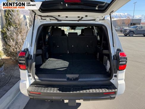 Used 2025 Toyota 4Runner SR5 image 41