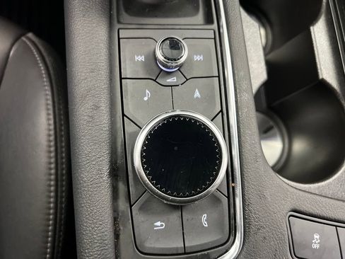 Used 2025 Cadillac XT6 Premium Luxury image 57