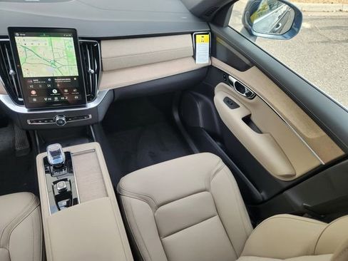New 2026 Volvo XC90 B6 Plus w/ Protection Package Premier image 12