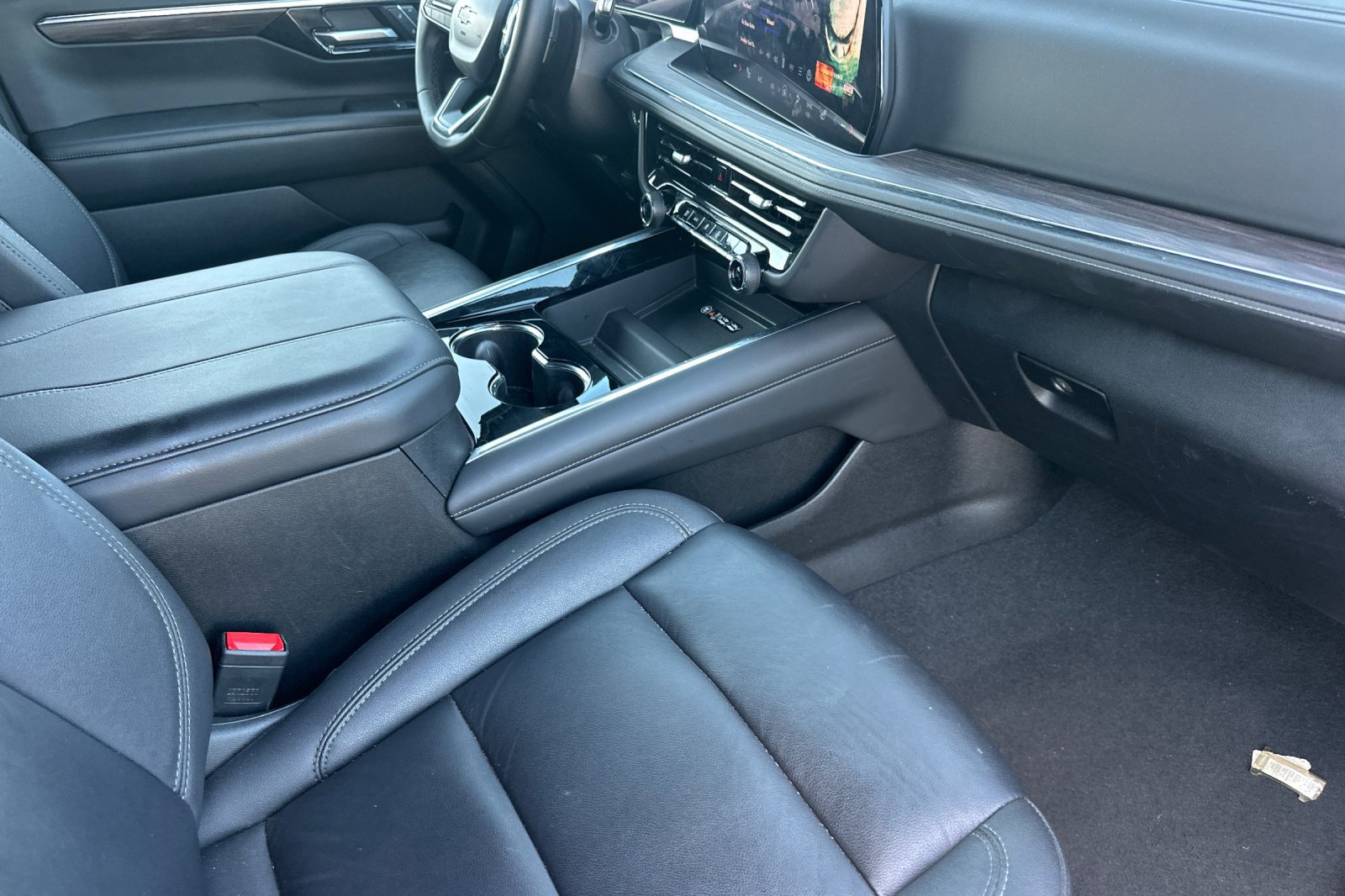 Used 2025 Chevrolet Suburban Z71 AWD/4WD image 20