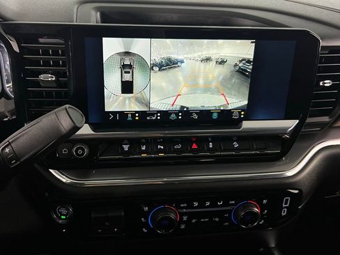 Used 2024 Chevrolet Silverado 2500 High Country w/ Technology Package image 18