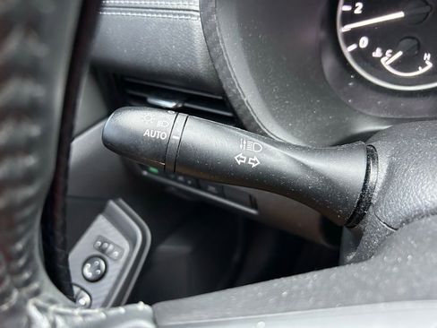Used 2022 Nissan Sentra SV FWD image 22
