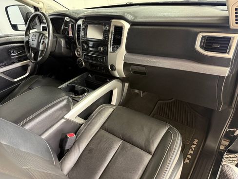 Used 2018 Nissan Titan PRO-4X w/ Pro-4x Convenience Package AWD/4WD image 28