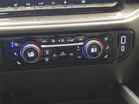 Used 2025 Chevrolet Silverado 2500 LTZ w/ LTZ Premium Package AWD/4WD image 37