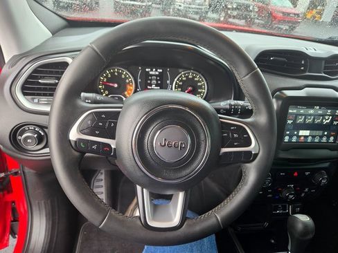 Used 2018 Jeep Renegade Latitude image 14