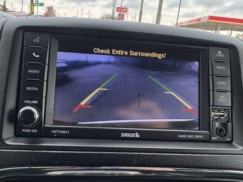 Used 2020 Dodge Grand Caravan SXT image 18