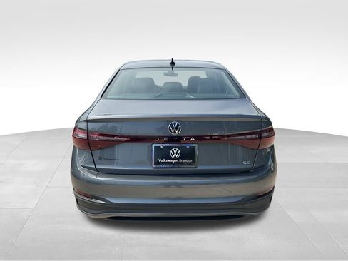 Used 2025 Volkswagen Jetta SE w/ Sunroof Package image 5