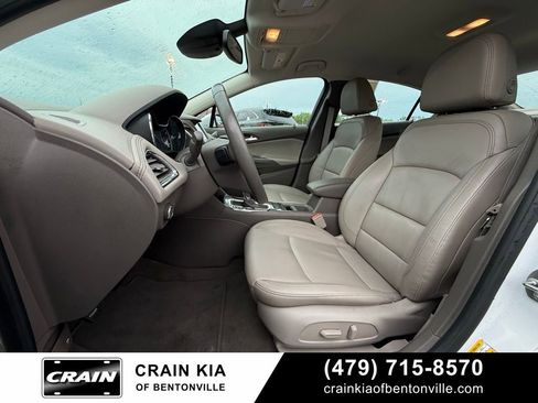 Used 2017 Chevrolet Cruze Premier w/ Enhanced Convenience Package FWD image 20